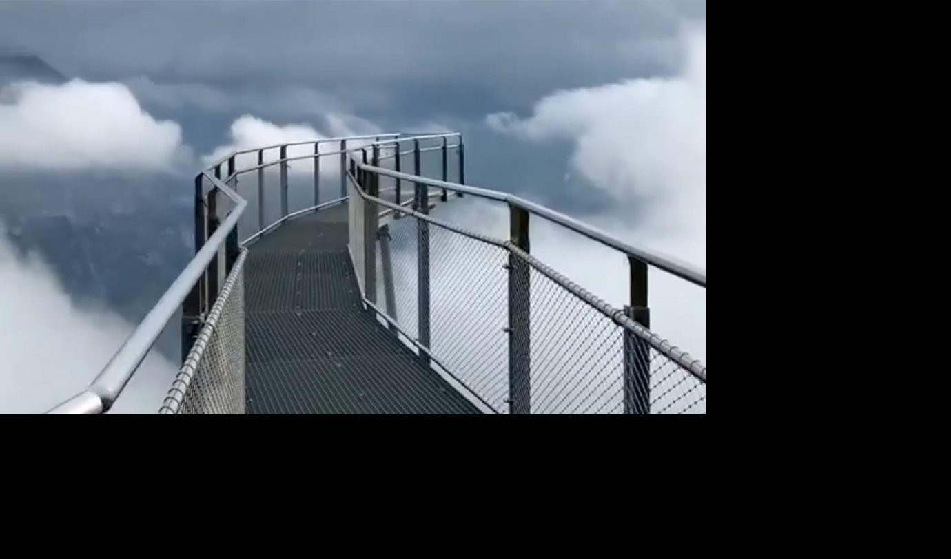 (VIDEO) KORACI K'O LAKI OBLACI! Ovo je fantastičan pogled sa sedmog neba!