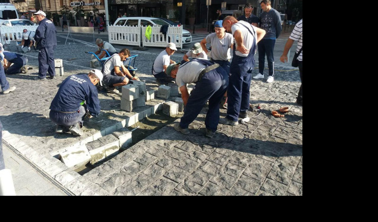 (FOTO) VESIĆ: Radovi na Trgu republike građane neće koštati ni dinar!