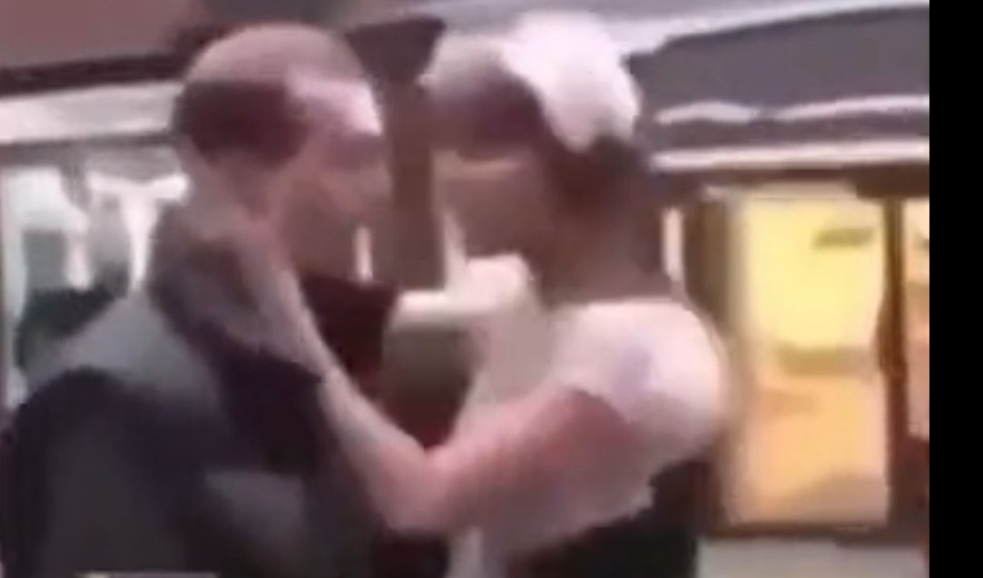 (VIDEO) AAA OVO JE BOLELO! Slučajan poljubac na ulici izazvao burnu reakciju devojke!