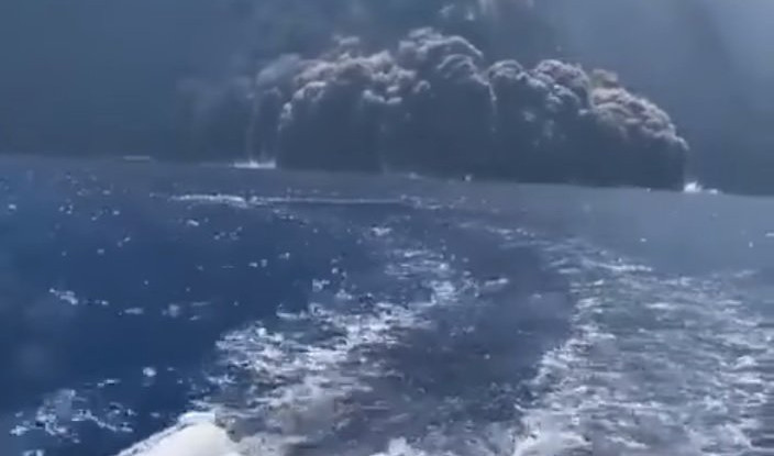 (VIDEO) JEZIVA SILA PRIRODE! Pogledajte zastrašujuću erupciju vulkana!