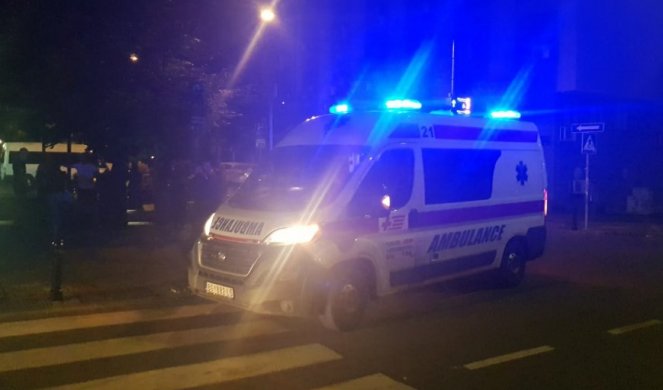 Mladić iz Beograda teško povređen ispred kisoka brze hrane, NJEGOV DRUG PRETUČEN!