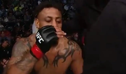 (VIDEO) HAOS U MMA SVETU! Koristio inhalator tokom meča, možda ostane bez pobede!