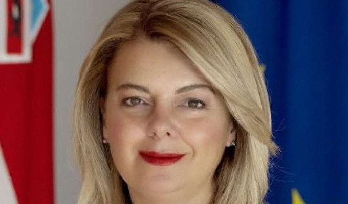 MISLILI STE DA SAMO KOLINDA PROSIPA BISERE?! Gaf njene savetnice je upravo postao HIT!