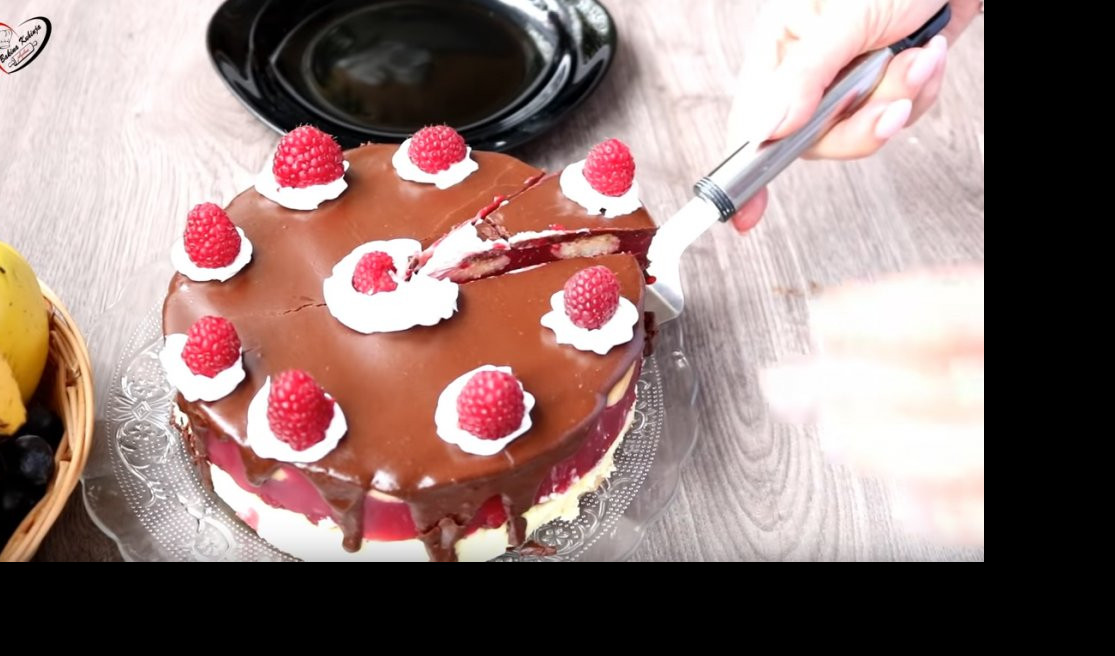 (VIDEO) VOĆNA TORTA KOJA SE NE PEČE! Savršen slavski desert!