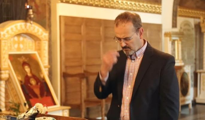 (VIDEO) GODFRI, SRBINE! Novi američki ambasador objasnio ZAŠTO SE KRSTI KAO PRAVOSLAVAC!