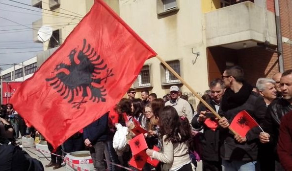 OPASNO! Albanci sa juga Srbije najavljuju proteste u Preševu za 28. novembar! (FOTO)