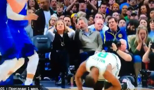 HOROR U NBA, SVI ZANEMELI, TEŠKA POVREDA! Igrač Bostona se srušio, na nosilima iznet sa terena (VIDEO)
