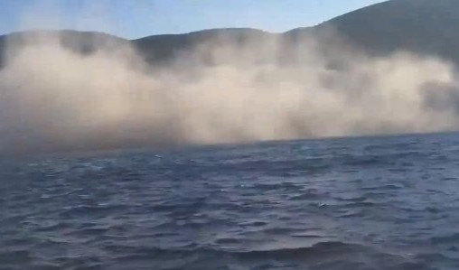 (VIDEO) SVE SE TRESLO, A MORE JE POSTALO PAKLENI KOTAO! Stravične scene zemljotresa snimljene na grčkom moru!