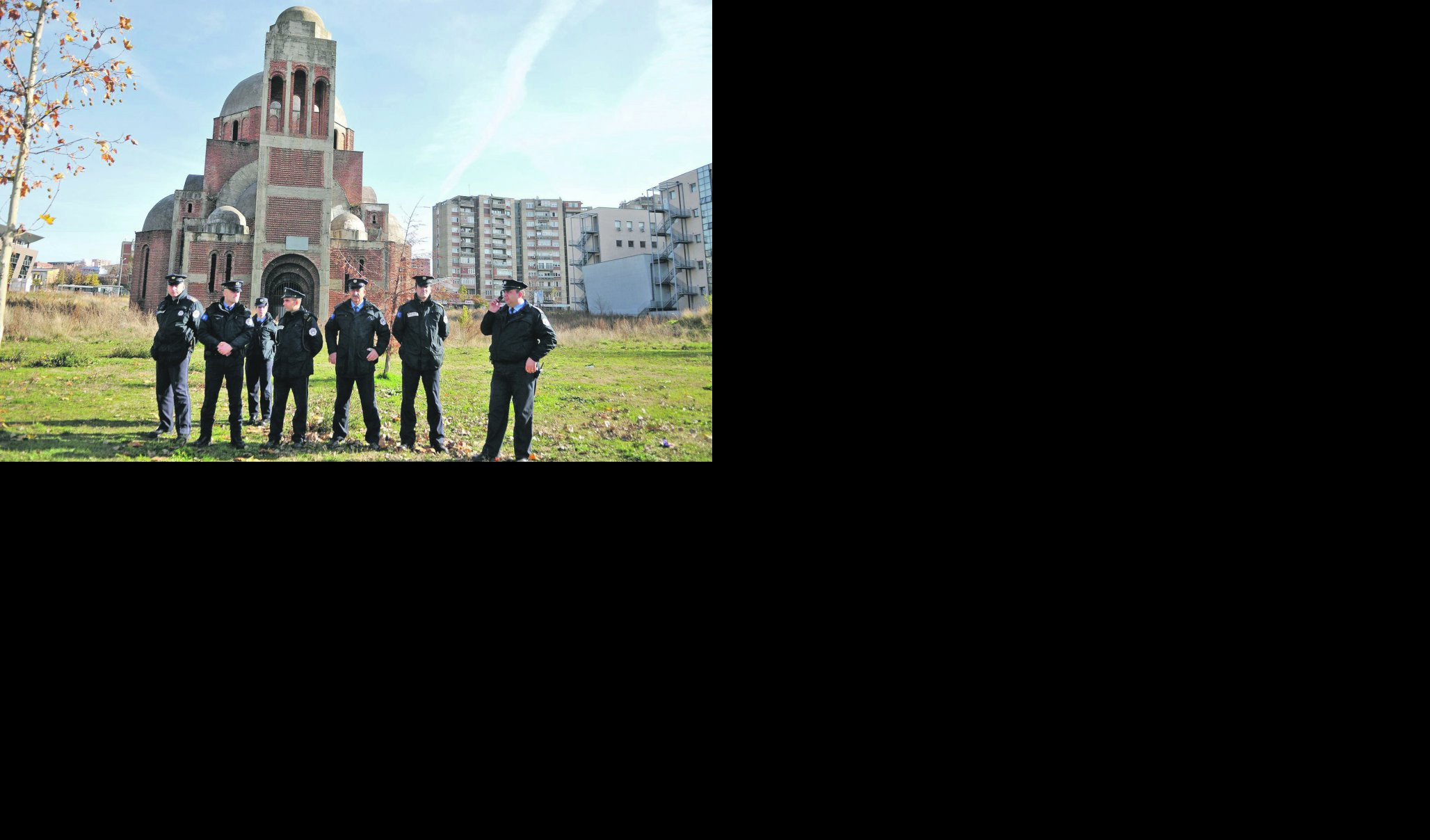 Kosovska policija izašla na uviđaj nakon Liturgije u Hramu Hrista Spasitelja u Prištini!