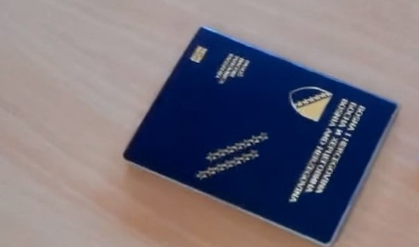 BOSANCI SE MASOVNO ODRIČU DRŽAVLJANSTVA BiH! Od rata do danas 90.000 građana uzelo pasoše OVIH ZEMALJA!
