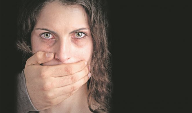 STOP ZA 'ONA JE UVEK KRIVA'! Zašto nasilje nad ženama pokreće buru negativnih komentara i na račun žrtve?