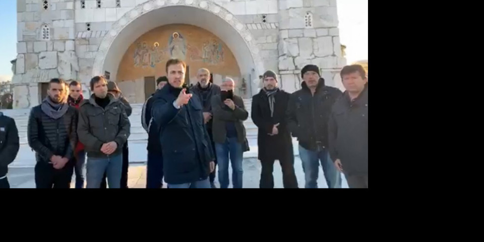 MILAČIĆ ISPRED HRAMA U PODGORICI: Vlast kreće u klasičnu torturu, kao da smo teroristi! (VIDEO)