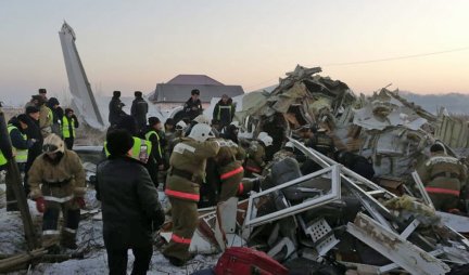 (FOTO/VIDEO) TRAGEDIJA U KAZAHSTANU! Putnički avion pao odmah nakon poletanja, najmanje 15 MRTVIH, 66 POVREĐENIH!