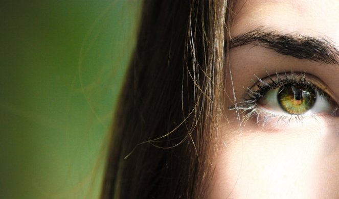 Crvenilo, peckanje i igranje oka može da bude simptom OPAKE bolesti! Ovo može biti PRVI ZNAK da je ORGANIZAM "NAPADNUT"
