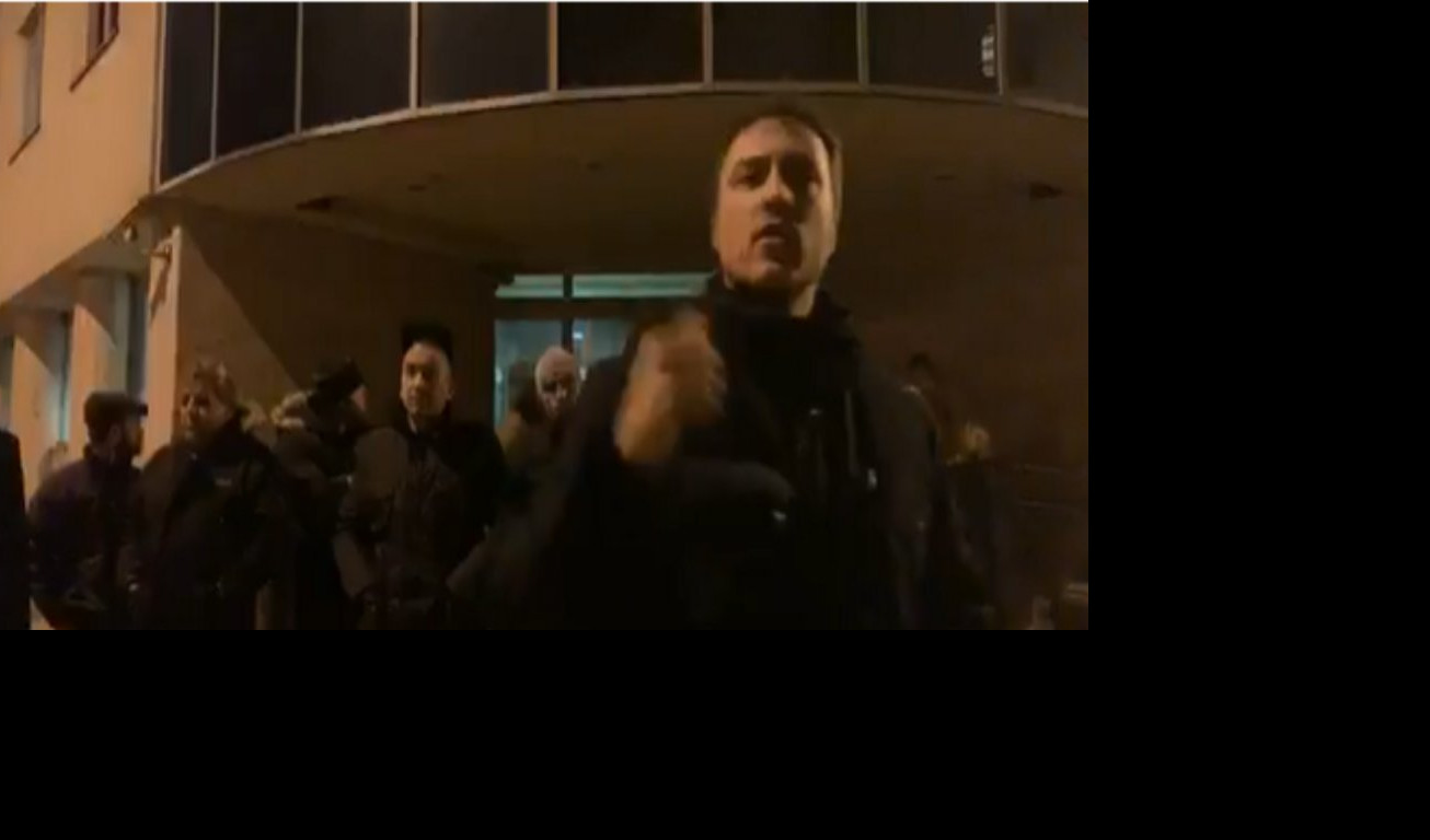 POLICIJA NE ŽELI STABILNOST! Milačić stigao pred Centar bezbednosti, pozvao građane da NASTAVE SA ŠETNJAMA I PRITISKOM NA REŽIM! (VIDEO)