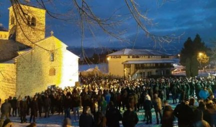 NE DAMO SVETINJE! Hiljade građana širom Crne Gore mirno i dostojanstveno POKAZALO SNAGU MILOGORCIMA!
