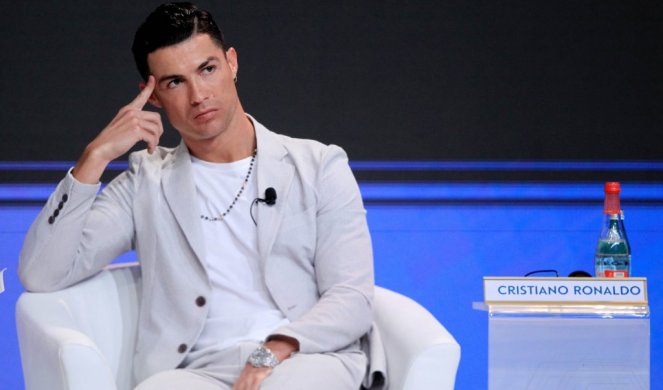 ZANEMEĆETE! Ronaldo nosi sat od belog zlata, dijamanata, a KOŠTA BOGATSTVO