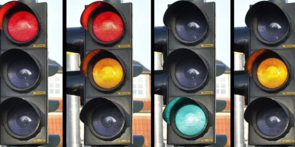Zašto su semafori baš crvene, žute i zelene boje?