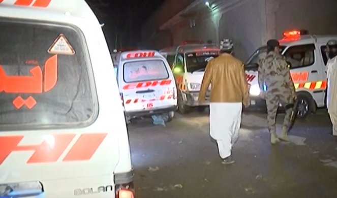 NAPAD NA POVORKU ŠITA U PAKISTANU! U eksploziji poginulo najmanje troje, više od 50 povređenih! /VIDEO/