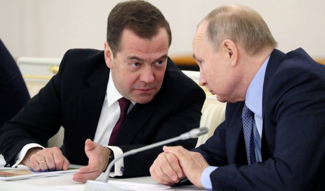 ŠOK! RUSKA VLADA PODNELA OSTAVKU, Medvedev raspustio kabinet posle sastanka sa Putinom!