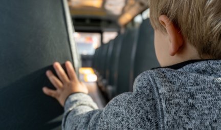 OD RODITELJA NI TRAGA NI GLASA! Niko ne zna kako je dete ostalo samo u autobusu, šokirani vozač pritisnuo ALARM ZA HITNE SLUČAJEVE