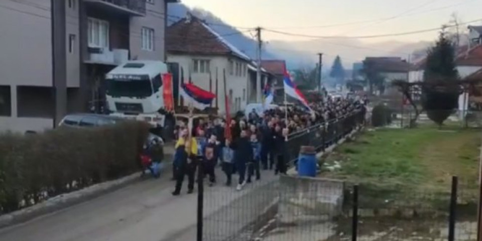 (VIDEO) LITIJA DUGA 50 KILOMETARA STIGLA U BIJELO POLJE! Vernici ispunili misiju, SVETINJE NEMAJU CENU!