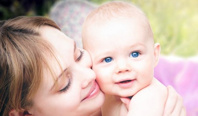 SVAKO DETE JE DRUGAČIJE! Ali, ako beba do 15. meseca ne kaže "mama" i "tata", OBRATITE SE PEDIJATRU! (FOTO)
