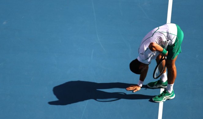 (VIDEO) PLES NA MREŽI! Loptica je prevarila Novaka, usledio je okret koji je oduševio svet tenisa!