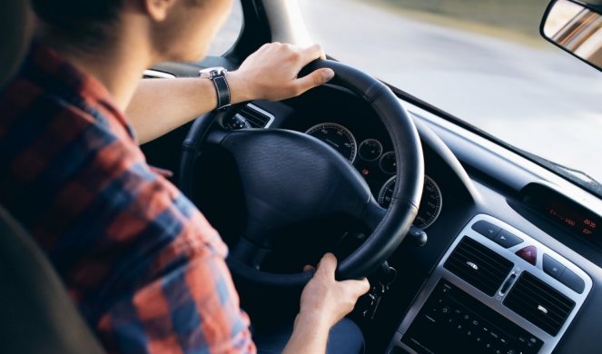 POVEĆANA OGRANIČENJA U SAOBRAĆAJU: Vozačima sa probnim dozvolama ovo se neće svideti