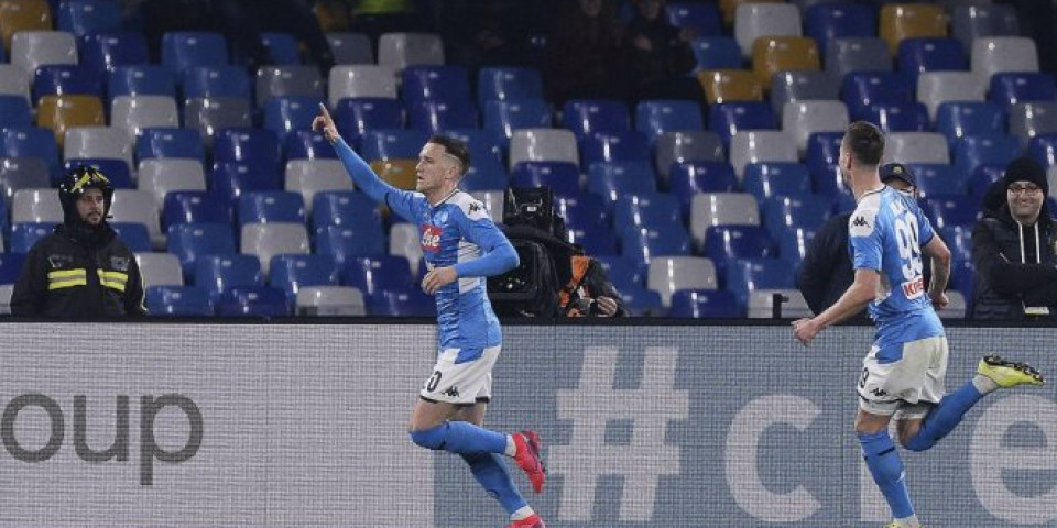 ŠAMPION NA KOLENIMA! Napoli slavio protiv Juventusa, Sari poklekao među svojima! (VIDEO)