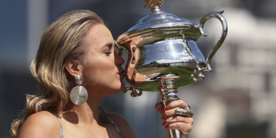 KAKVA ŠTETA! PRELEPA TENISERKA se zbog KORONE povukla sa US Opena! Bila je među favoritima za titulu...