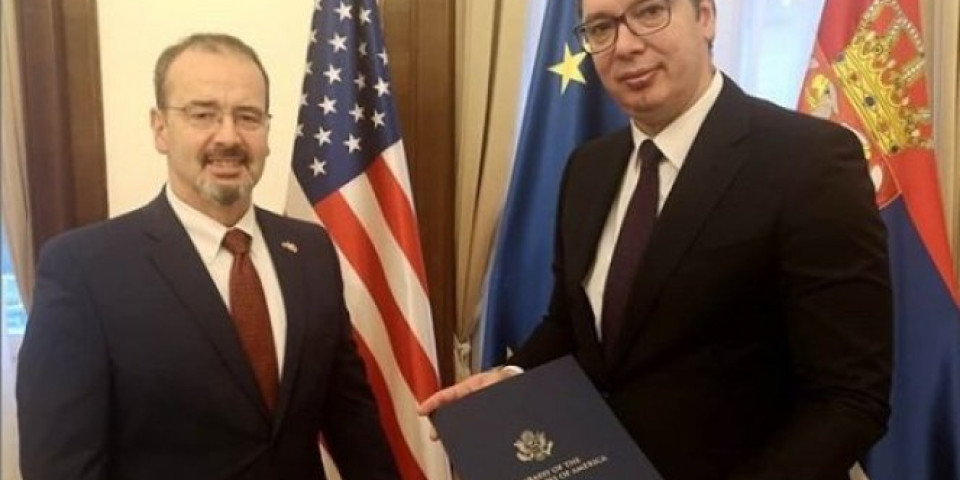 HVALA AMBASADORU NA POMOĆI! Predsednik Vučić se zahvalio Entoniju Godfriju!