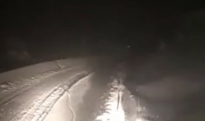MUŠKARAC I DETE ZAROBLJENI U AUTOMOBILU! Veliko nevreme u BIH! (VIDEO)