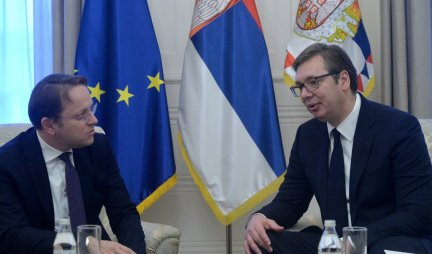 EU DA PODRŽI SRBIJU! Evropski komesar za proširenje Varheji priznao da je naša zemlja u teškoj poziciji!