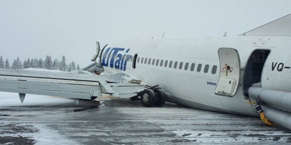 (VIDEO) DRAMA U VAZDUHU! Avion se okrenuo za 90 stepeni, TURBULENTNO SLETANJE UPLAŠILO 94 PUTNIKA!