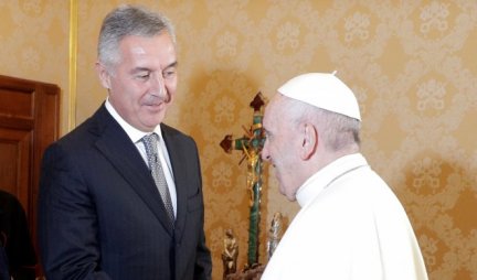 POMPEZNE NAJAVE BEZ REZULTATA!  Papa ne dolazi u Crnu Goru!