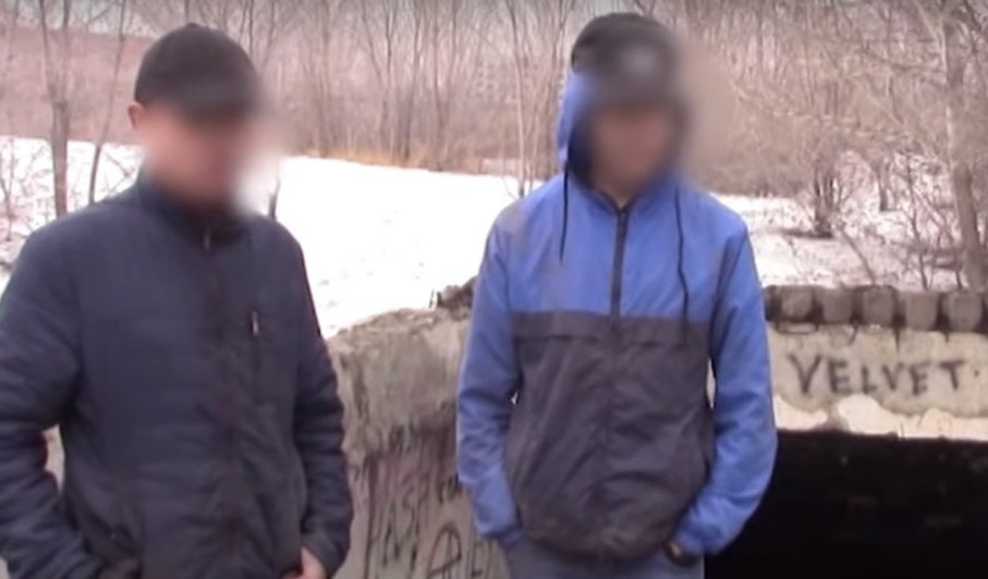 (VIDEO) PRIPADNICI FSB UPALI U NAPUŠTENO SKLONIŠTE, ono što su zatekli podiglo je Rusiju na noge, a dvojica tinejdžera su privedena!