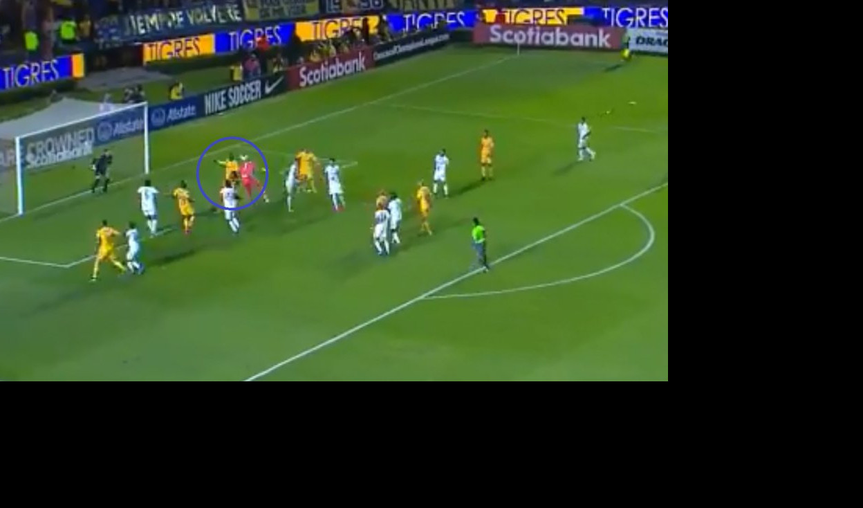 (VIDEO) NAVIJAČI U NEVERICI! Golman golom u 94. minutu odveo ekipu u četvrtfinale Lige šampiona!