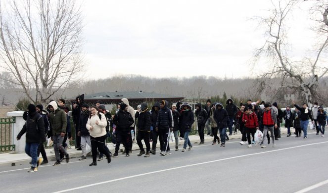 (FOTO/VIDEO) ALARMANTNO! Reke migranata krenule IZ TURSKE KA EVROPI!