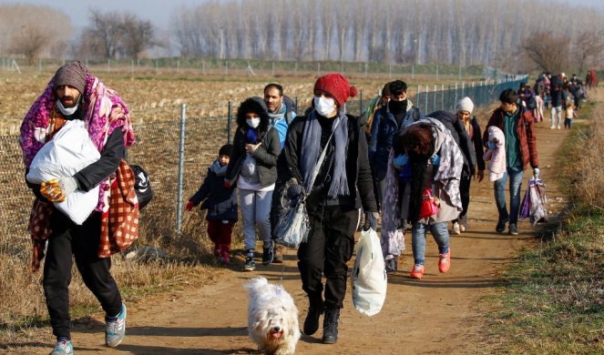 HAOS U BiH! Migranti beže iz kampa i lutaju selima