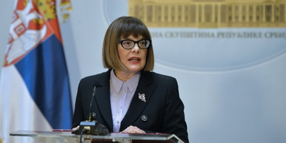 Maja Gojković osudila pretnje smrću upućene predsedniku Vučiću!