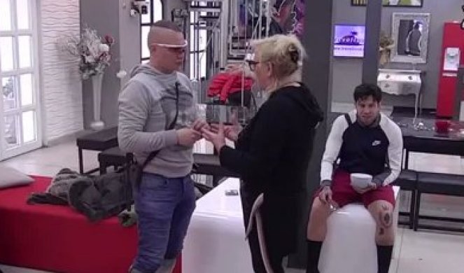 BRENDON ZBOG OVOG PROBLEMA NE MOŽE DA IMA SE*S! Zorica Marković ga pritisla, pa je ŠOKIRAO SVE - Ima odnose, ali ne koristi PE*IS! (VIDEO)