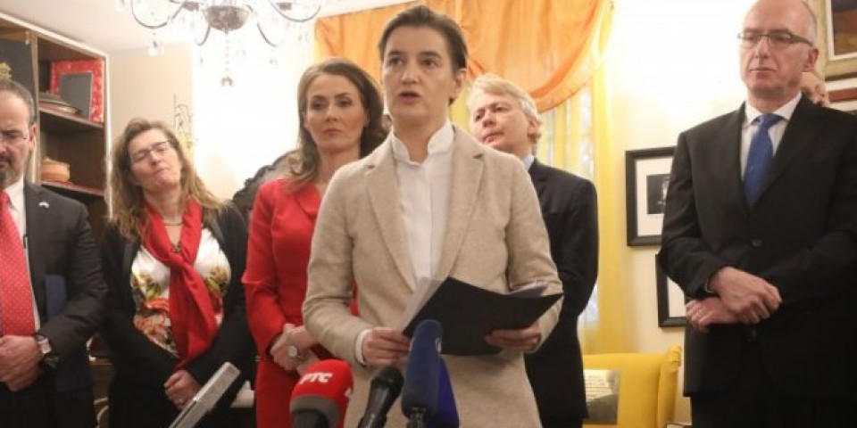 NEMA POTREBE ZA OTKAZIVANJEM JAVNIH DOGAĐAJA ZBOG KORONAVIRUSA! Brnabić: Pratimo preporuke stručnjaka, samo bez panike!