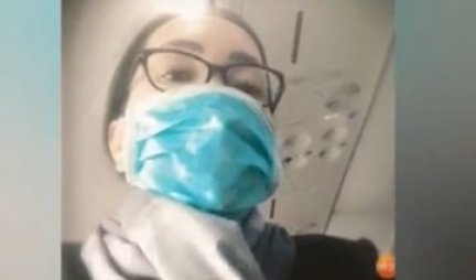 I JELENA JANKOVIĆ U STRAHU OD KORONE! Teniserka s maskom na licu ušla u avion! (VIDEO)