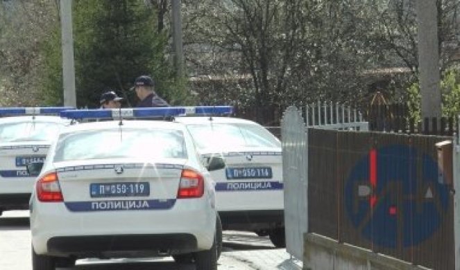 MLADIĆ (28) U VELIKOJ ŽUPI NAPAO SLUŽBENO LICE Pretio policajki da će je politi benzinom, odranije poznat policiji