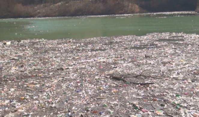 PROPAST, TUGA, BOLEŠTINA, KATASTROFA! Nekad jedna od najčisitijih reka Srbije sad je DEPONIJA OLUTAJUĆEG OTPADA! (FOTO)