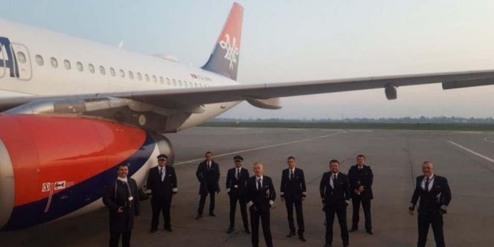 (FOTO) EKSKLUZIVNO! I drugi srpski avion poleteo za Kinu, HEROJI NEBA KRENULI PO JOŠ POMOĆI OD NAŠE BRAĆE!