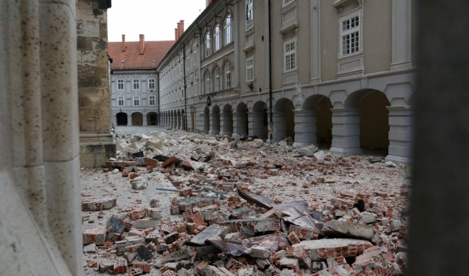 (FOTO/VIDEO) KATASTROFALAN ZEMLJOTRES POGODIO ZAGREB Srušio se krov katedrale, automobili uništeni