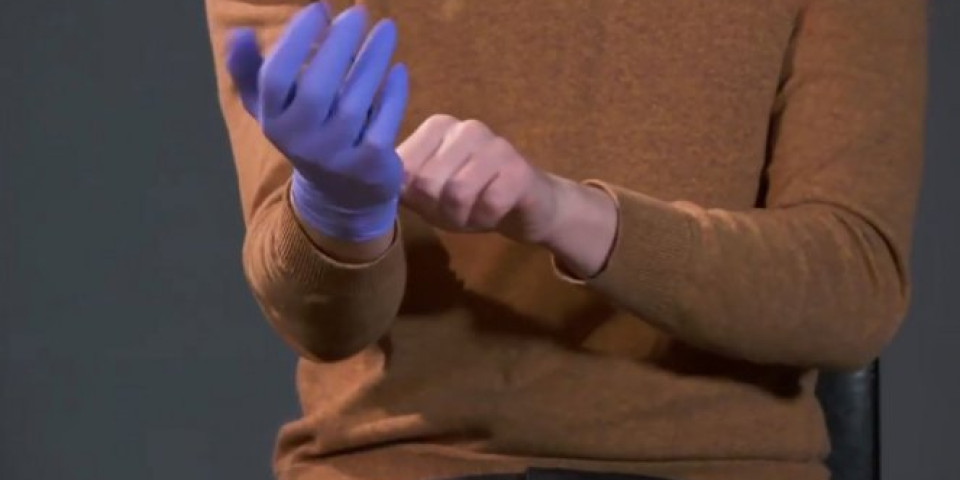 DA LI STE BEZBEDNI? Srpski doktor otkriva da li vas rukavice mogu zaštititi od koronavirusa!