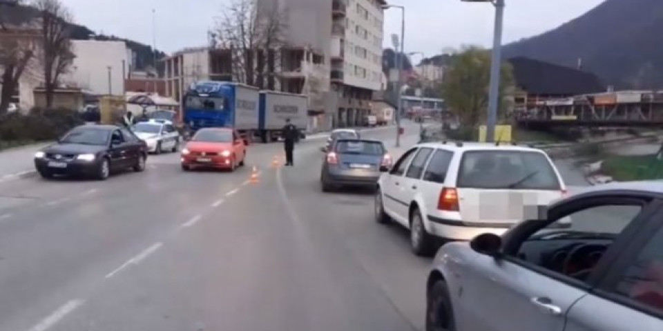 (VIDEO) PUNKTOVI SA POLICIJOM ŠIROM SRBIJE! MUP vrši pojačanu kontrolu POŠTOVANJA MERE O ZABRANI KRETANJA!